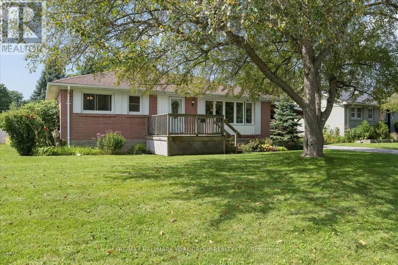 26 Georgina Street, Georgina (Sutton & Jackson's Point), Ontario, L0E1R0, Georgina (Sutton & Jackson's Point), Ontario — photo 1 of 5