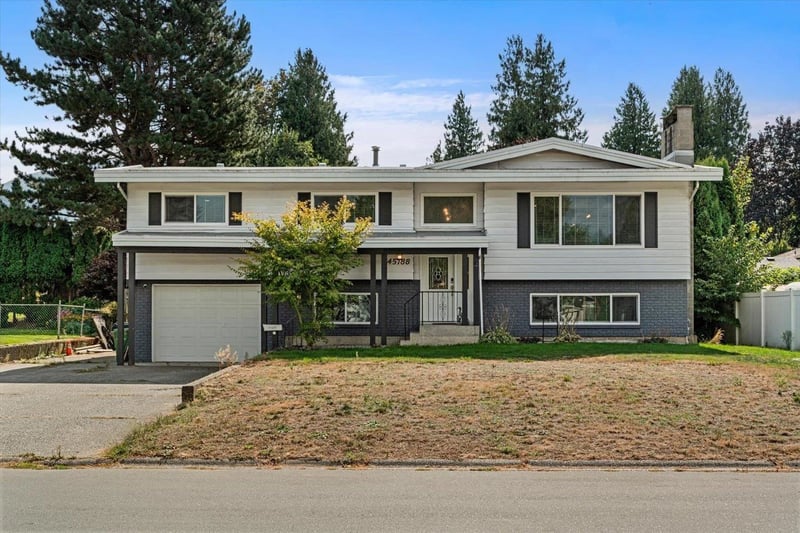 45188 REDWOOD Avenue, Chilliwack, British Columbia, V2R1W2, Chilliwack, British Columbia — photo 1 of 5