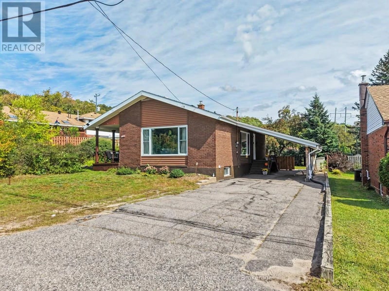 1572 Chapais Street, North Bay (Widdifield), Ontario, P1B6M4, North Bay (Widdifield), Ontario — photo 1 of 5