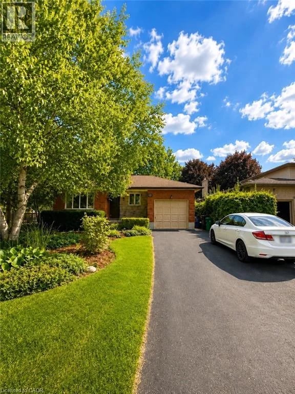 #UPPER 101 CARSON Drive, Kitchener, Ontario, N2B2Z4, Kitchener, Ontario — photo 1 of 5