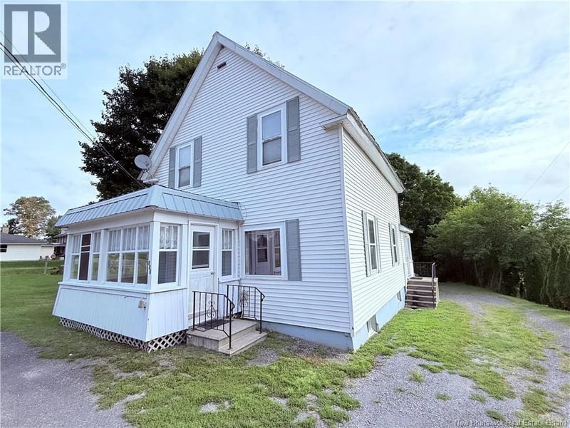 806 Main Street, Woodstock, New Brunswick, E7M2E8, Woodstock, New Brunswick — photo 1 of 5