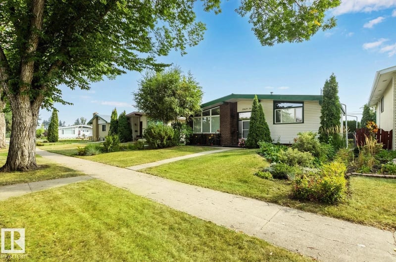 10629 79 ST NW, Edmonton, Alberta, T6A3H5, Edmonton, Alberta — photo 1 of 5