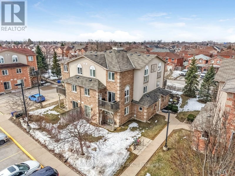 #4 17 Cheltenham Road, Barrie (Georgian Drive), Ontario, L4M0E7, Barrie (Georgian Drive), Ontario — photo 1 of 5