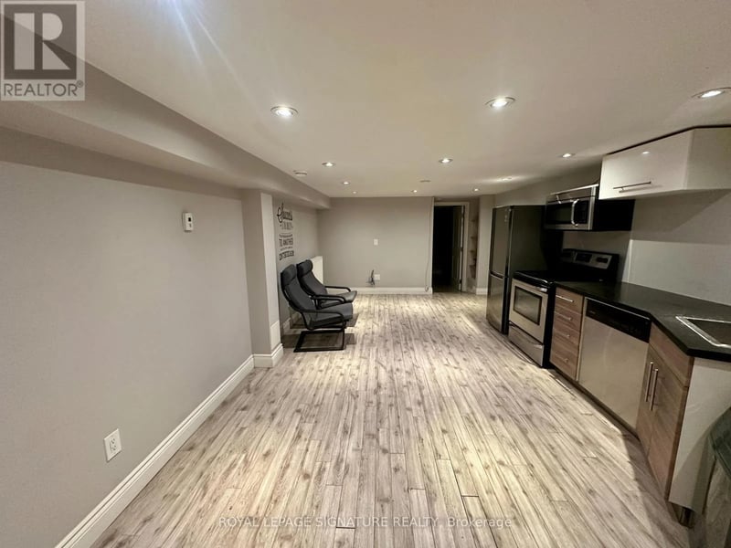 #Bsmt 66 Condor Avenue, Toronto (Blake-Jones), Ontario, M4J3M9, Toronto (Blake-Jones), Ontario — photo 1 of 5