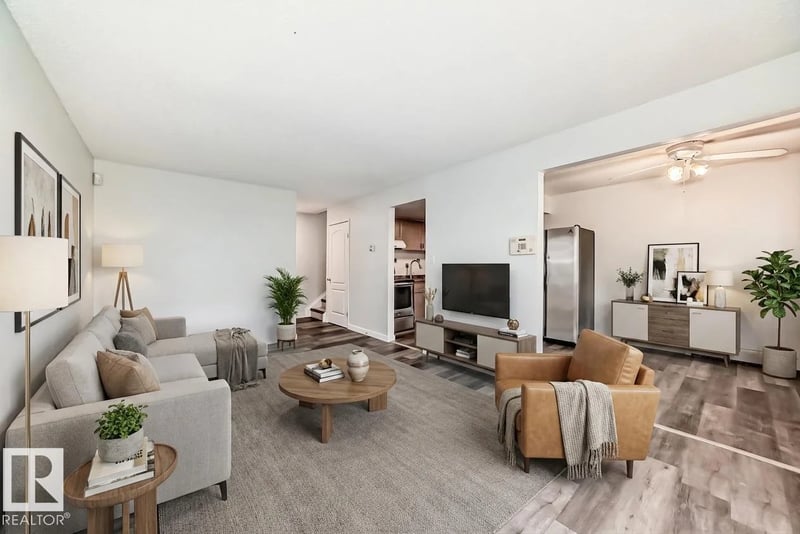 #18B 18305 89 AV NW, Edmonton, Alberta, T5T1X2, Edmonton, Alberta — photo 1 of 5
