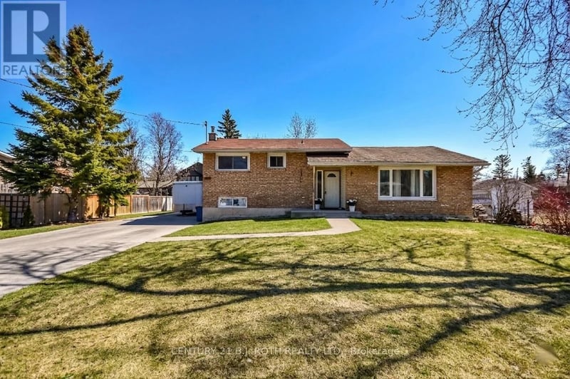 3039 Poplar Road, Innisfil, Ontario, L9S2J9, Innisfil, Ontario — photo 1 of 5