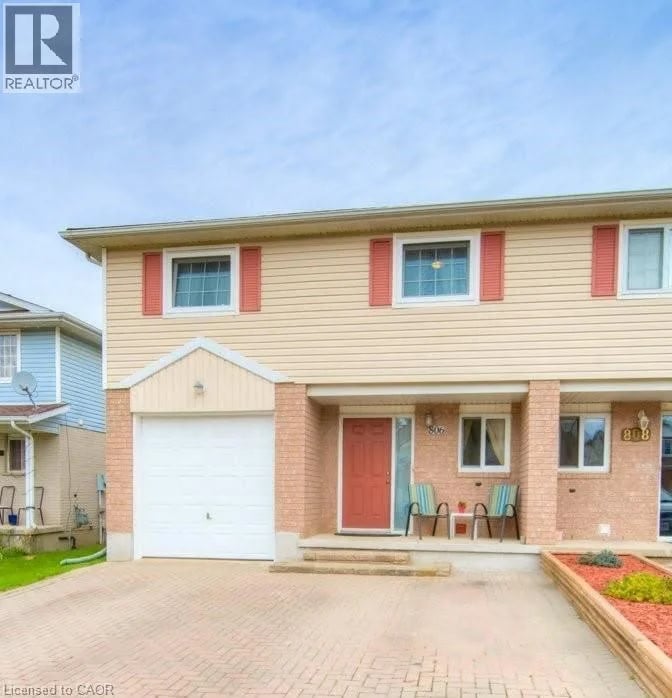 806 FAIRWAY Crescent, Kitchener, Ontario, N2A4B5, Kitchener, Ontario — photo 1 of 5