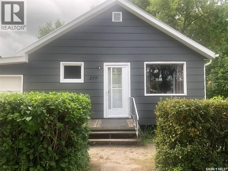 219 3rd AVENUE E, Canora, Saskatchewan, S0A0L0, Canora, Saskatchewan — photo 1 of 5
