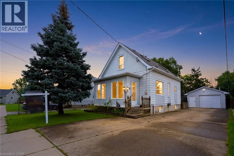 3 DUNDONALD Street, St. Catharines, Ontario, L2P2A8, St. Catharines, Ontario — photo 1 of 5
