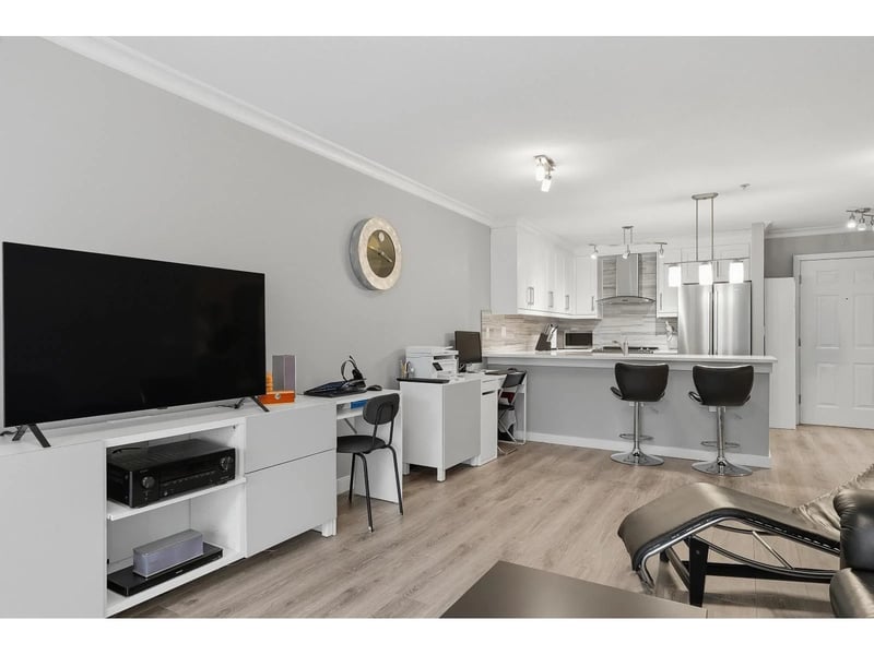 #320 12083 92A Avenue, Surrey, British Columbia, V3V8C8, Surrey, British Columbia — photo 1 of 5