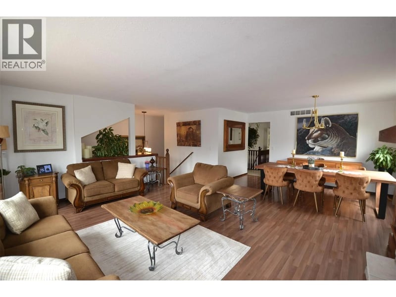 3944 Trepanier Heights Avenue, Peachland, British Columbia, V0H1X2, Peachland, British Columbia — photo 1 of 5