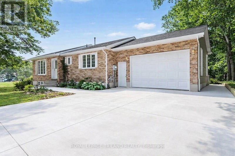 10234 Julie Avenue, Lambton Shores, Ontario, N0M1T0, Lambton Shores, Ontario — photo 1 of 5