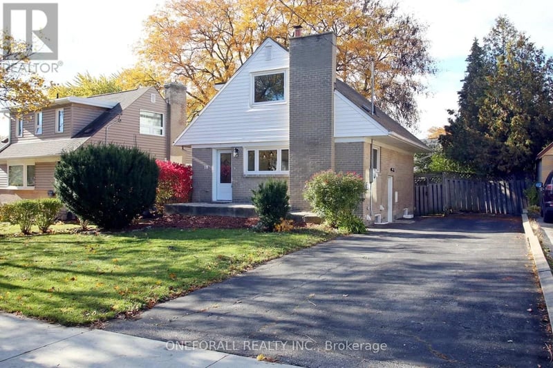 10 Esmond Crescent, Toronto (Elms-Old Rexdale), Ontario, M9W3P8, Toronto (Elms-Old Rexdale), Ontario — photo 1 of 5