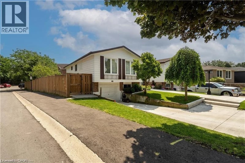 #Lower Unit 179 WENDOVER Drive, Hamilton, Ontario, L9C5X6, Hamilton, Ontario — photo 1 of 5