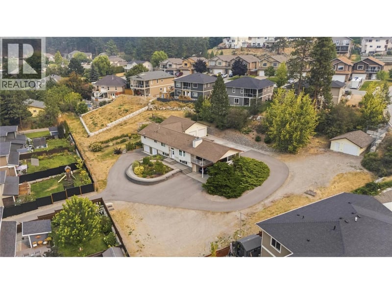 9181 Alder Street, Summerland, British Columbia, V0H1Z2, Summerland, British Columbia — photo 1 of 5