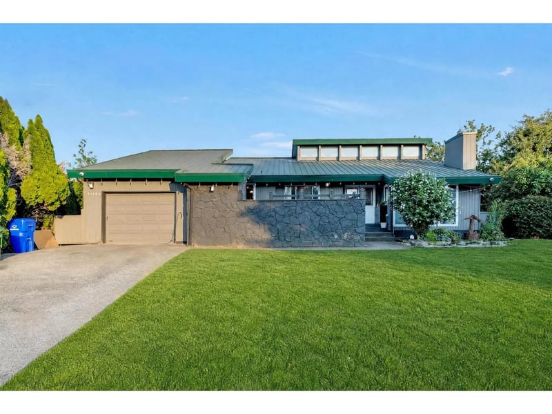 46446 ANGELA Avenue, Chilliwack, British Columbia, V2P7B3, Chilliwack, British Columbia — photo 1 of 5