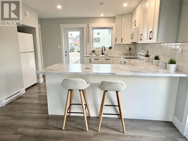 100 Maloney Street, Sydney, Nova Scotia, B1N2C8, Sydney, Nova Scotia — photo 1 of 5