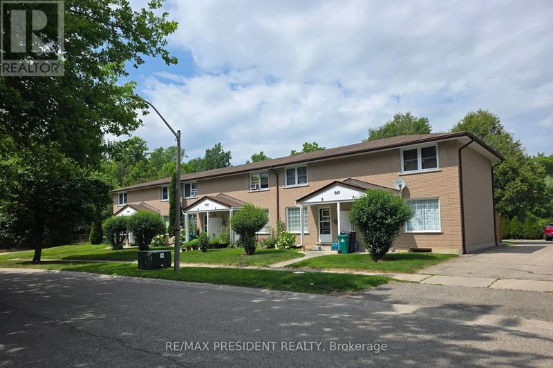 564 Brookhaven Crescent, Waterloo, Ontario, N2L4R7, Waterloo, Ontario — photo 1 of 5
