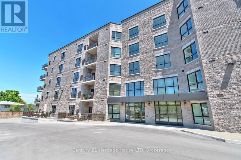 #307 379 Scott Street, St. Catharines (Vine/Linwell), Ontario, L2M3W2, St. Catharines (Vine/Linwell), Ontario — photo 1 of 5