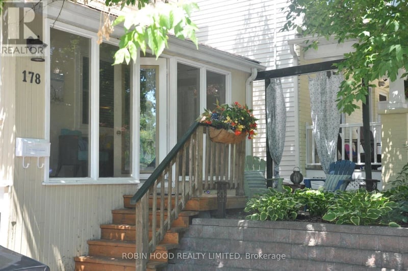 #Main House 178 Bellefair Avenue, Toronto (Waterfront Communities), Ontario, M4L3T9, Toronto (Waterfront Communities), Ontario — photo 1 of 5