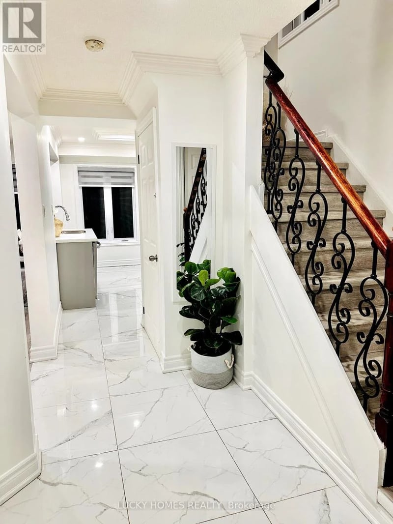 39 Laidlaw Drive, Barrie (West Bayfield), Ontario, L4N7S2, Barrie (West Bayfield), Ontario — photo 1 of 5