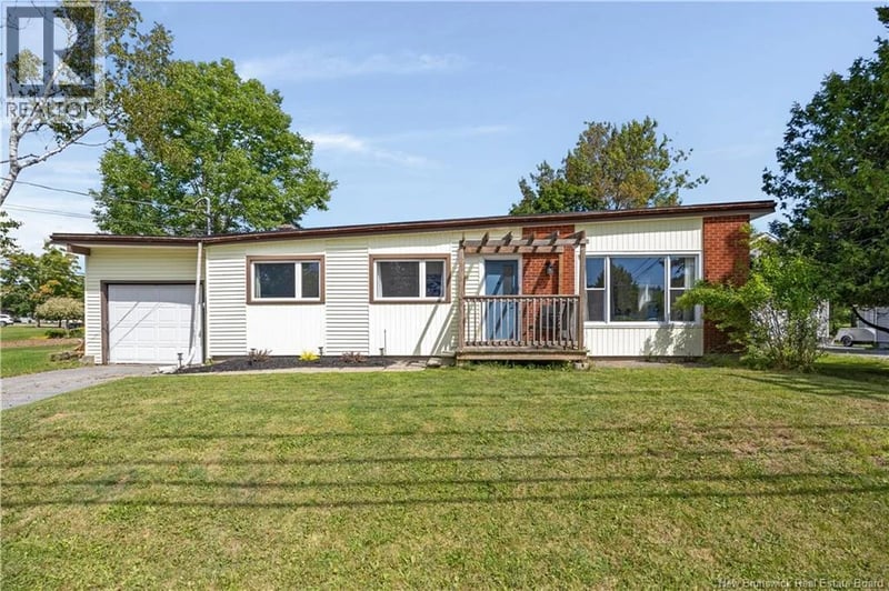 96 Woodward Avenue, Saint John, New Brunswick, E2K1Z8, Saint John, New Brunswick — photo 1 of 5