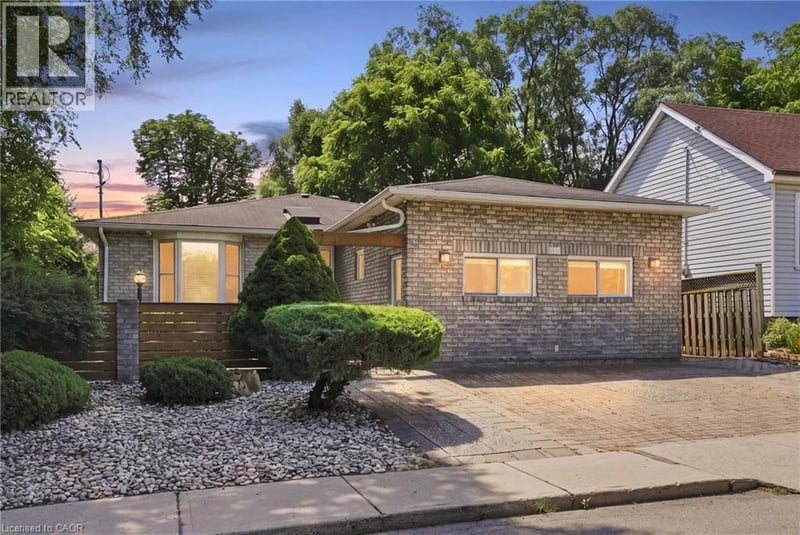 24 HILL Street, Hamilton, Ontario, L8P1W7, Hamilton, Ontario — photo 1 of 5