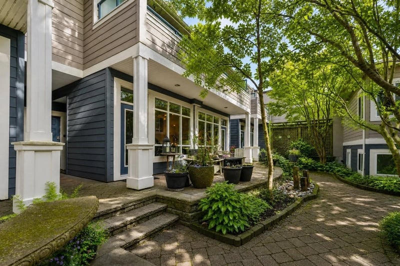 #7 15161 PROSPECT Avenue, White Rock, British Columbia, V4B2B8, White Rock, British Columbia — photo 1 of 5