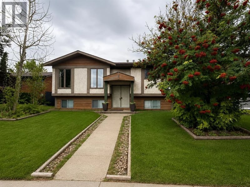 903 10 Avenue, High River, Alberta, T1V1K6, High River, Alberta — photo 1 of 5