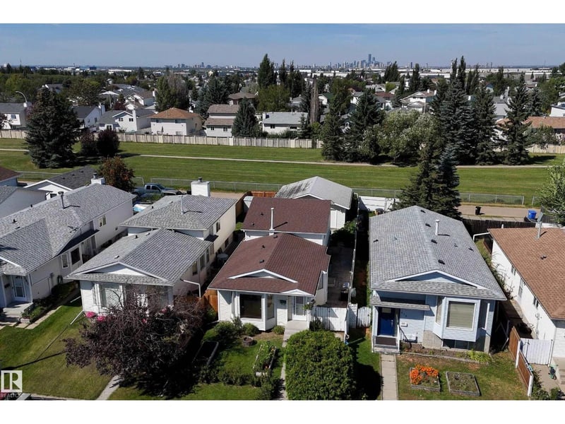 278 KIRKWOOD AV NW, Edmonton, Alberta, T6L5A8, Edmonton, Alberta — photo 1 of 5