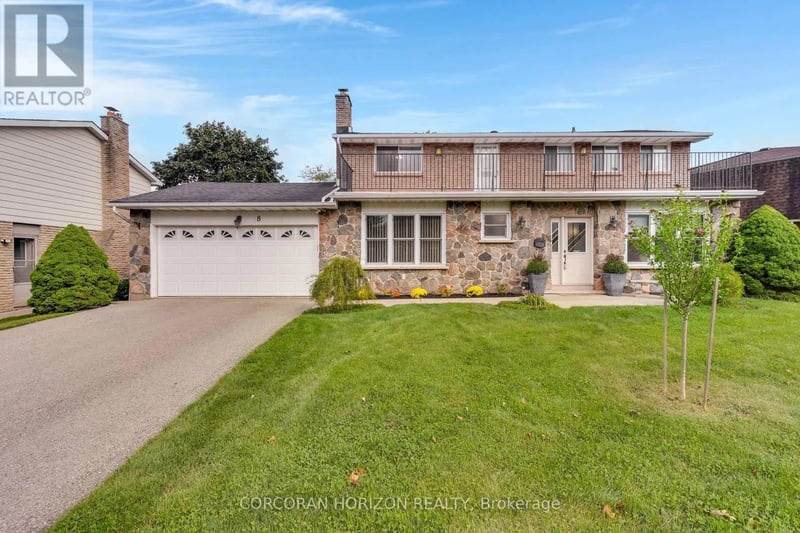8 Blue Spruce Court, Kitchener, Ontario, N2N1L1, Kitchener, Ontario — photo 1 of 5