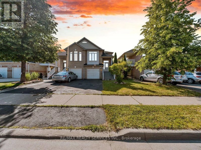 101 River Rock Crescent, Brampton (Fletcher's Meadow), Ontario, L7A2W4, Brampton (Fletcher's Meadow), Ontario — photo 1 of 5
