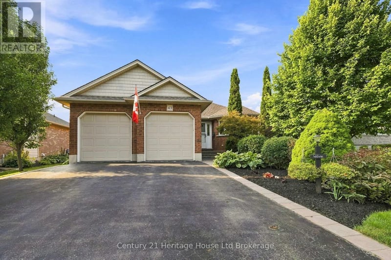 43 Beech Boulevard, Tillsonburg, Ontario, N4G5R8, Tillsonburg, Ontario — photo 1 of 5