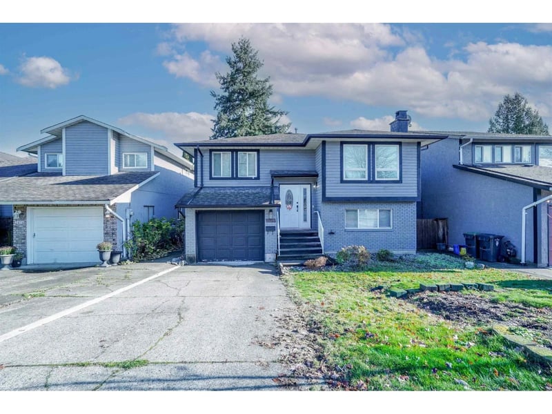 2418 WAYBURNE Crescent, Langley, British Columbia, V2Y1B7, Langley, British Columbia — photo 1 of 5
