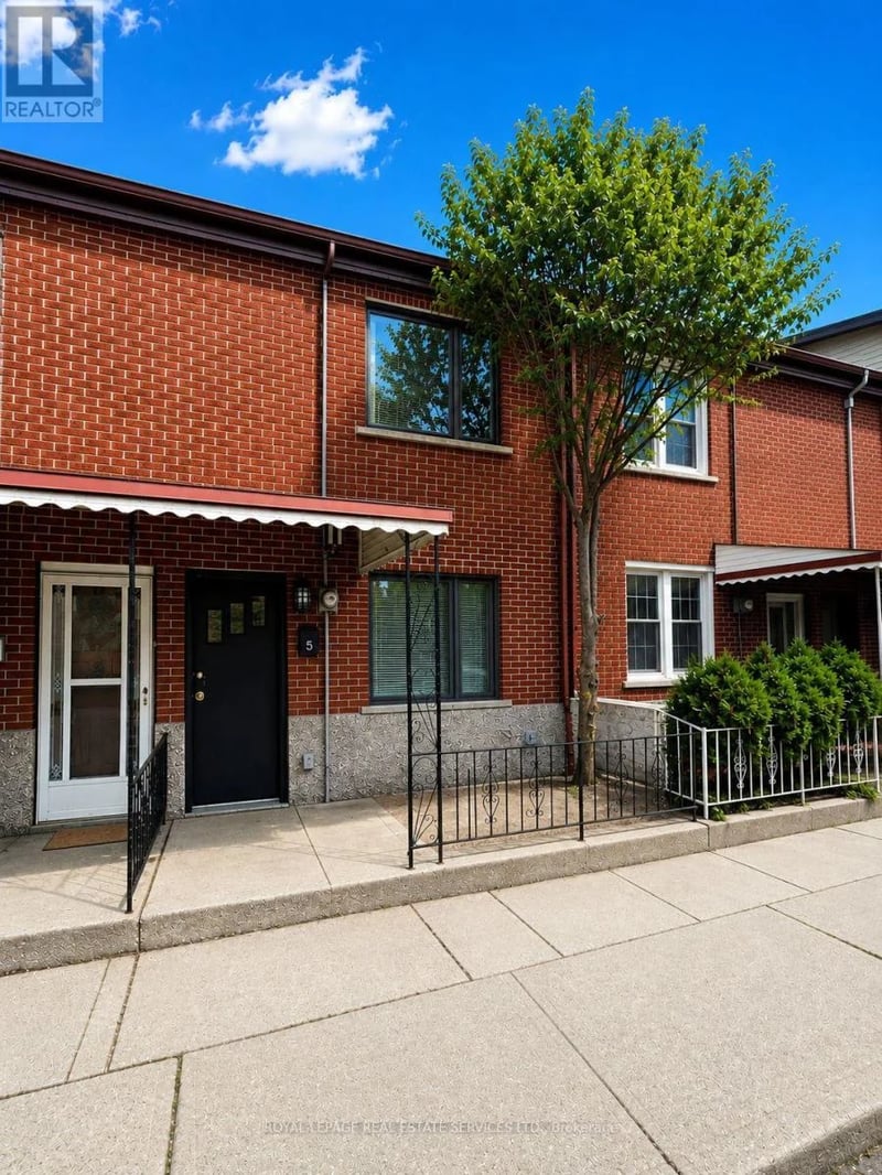 5 Henderson Avenue, Toronto (Trinity-Bellwoods), Ontario, M6J2B6, Toronto (Trinity-Bellwoods), Ontario — photo 1 of 5