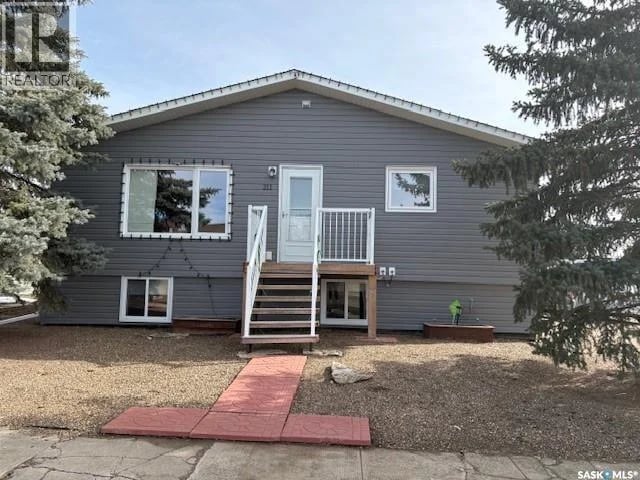 211 Throne STREET, Sceptre, Saskatchewan, S0N2H0, Sceptre, Saskatchewan — photo 1 of 5
