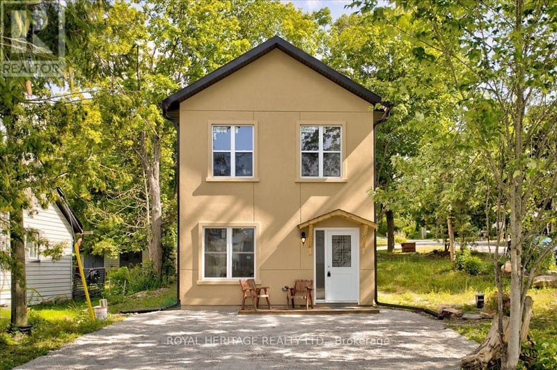 10 Fawn Street, Kawartha Lakes (Fenelon), Ontario, K0M1L0, Kawartha Lakes (Fenelon), Ontario — photo 1 of 5
