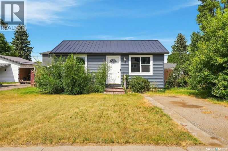 1014 Hastings STREET, Moose Jaw, Saskatchewan, S6H5R8, Moose Jaw, Saskatchewan — photo 1 of 5