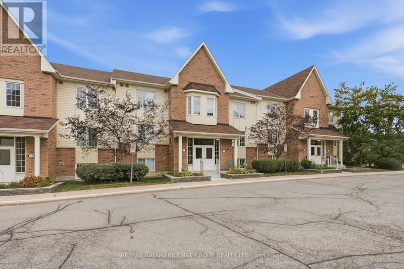 #3 8 Petra Way, Whitby (Pringle Creek), Ontario, L1R0A6, Whitby (Pringle Creek), Ontario — photo 1 of 5