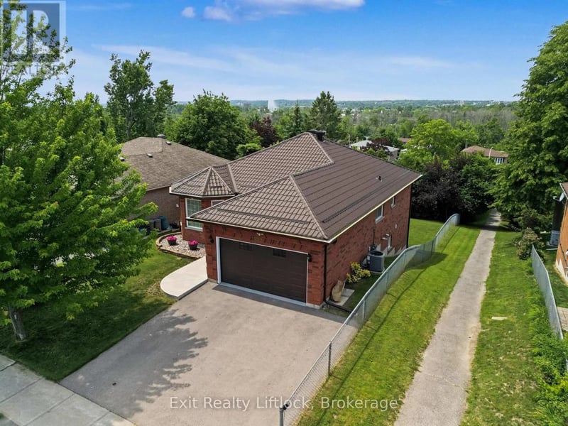 2522 Marsdale Drive, Peterborough (Ashburnham Ward 4), Ontario, K9L1R4, Peterborough (Ashburnham Ward 4), Ontario — photo 1 of 5