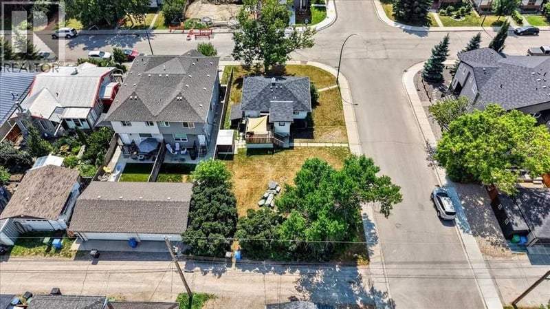 440 53 Avenue Southwest, Calgary, Alberta, T2V0B7, Calgary, Alberta — photo 1 of 5
