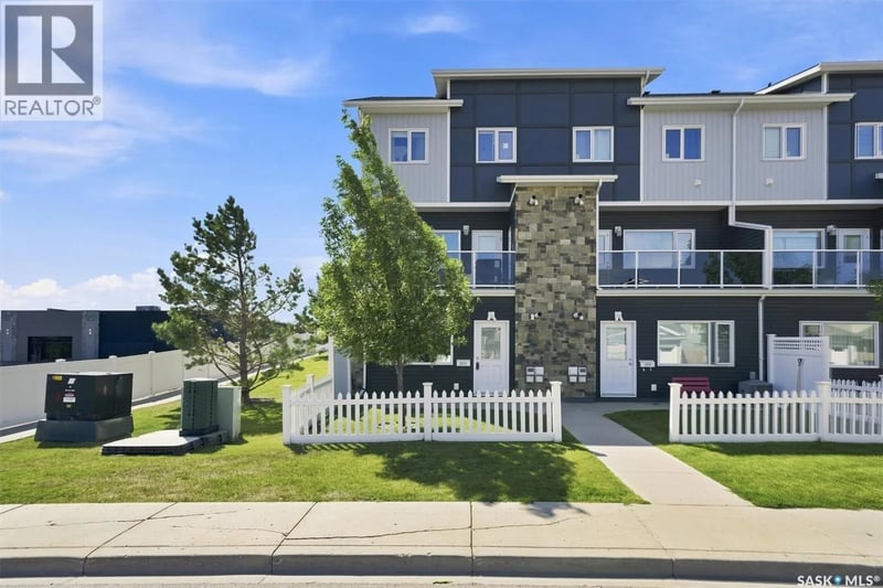 211 225 Hassard CLOSE, Saskatoon, Saskatchewan, S7L2W8, Saskatoon, Saskatchewan — photo 1 of 5