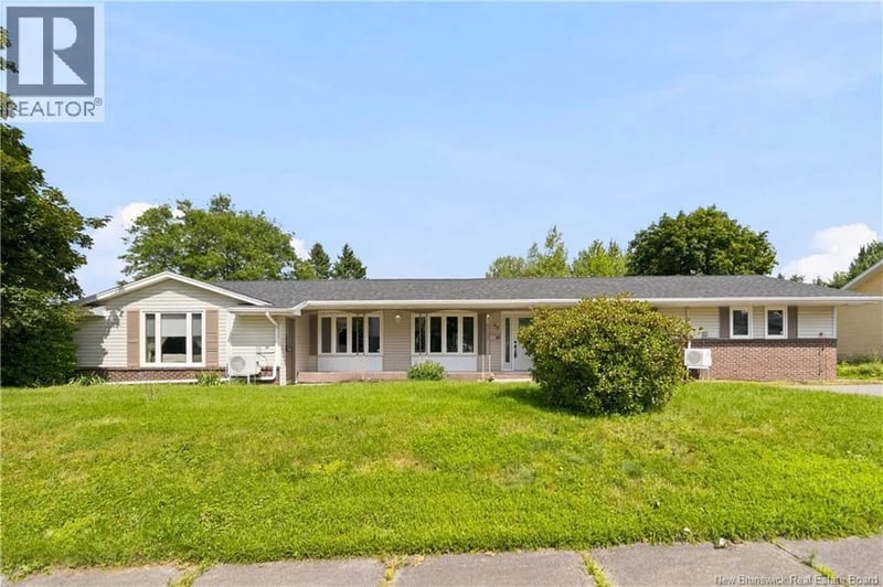 98 Firwood Crescent, Moncton, New Brunswick, E1A5X2, Moncton, New Brunswick — photo 1 of 5
