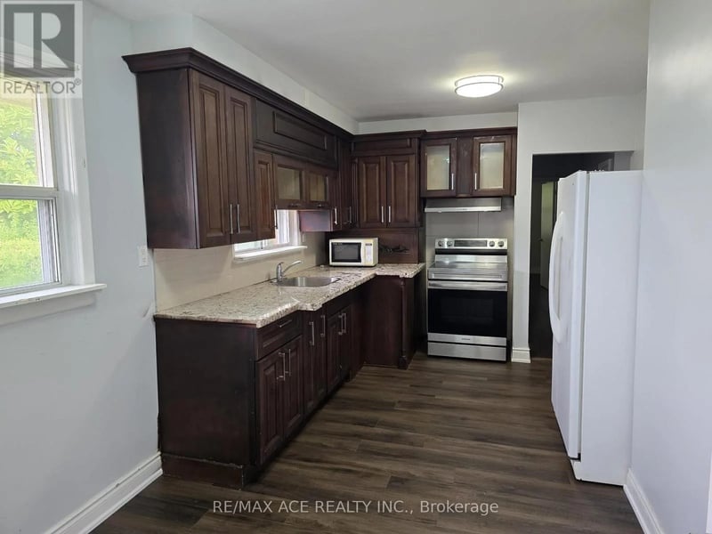 55 Brenda Crescent, Toronto (Kennedy Park), Ontario, M1K3C5, Toronto (Kennedy Park), Ontario — photo 1 of 5