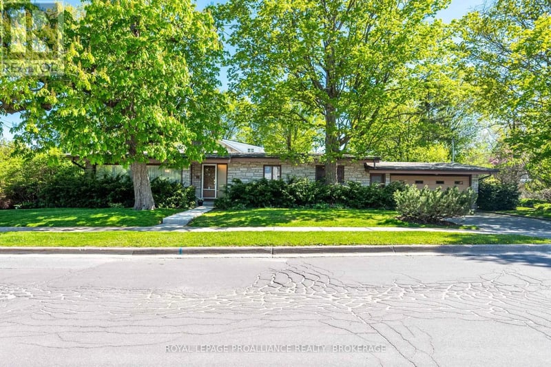 2 Churchill Street, Kingston (Central City West), Ontario, K7M2K5, Kingston (Central City West), Ontario — photo 1 of 5