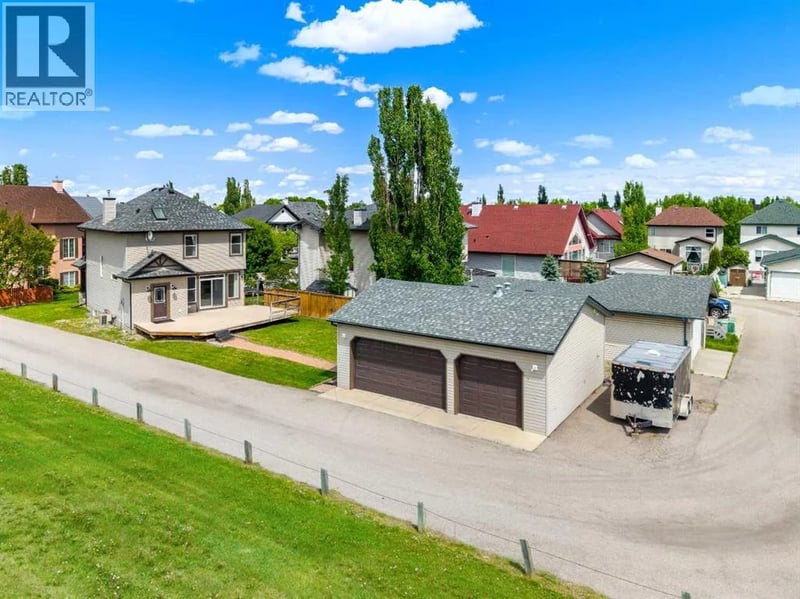 31 Elgin Green Southeast, Calgary, Alberta, T2Z3Y8, Calgary, Alberta — photo 1 of 5
