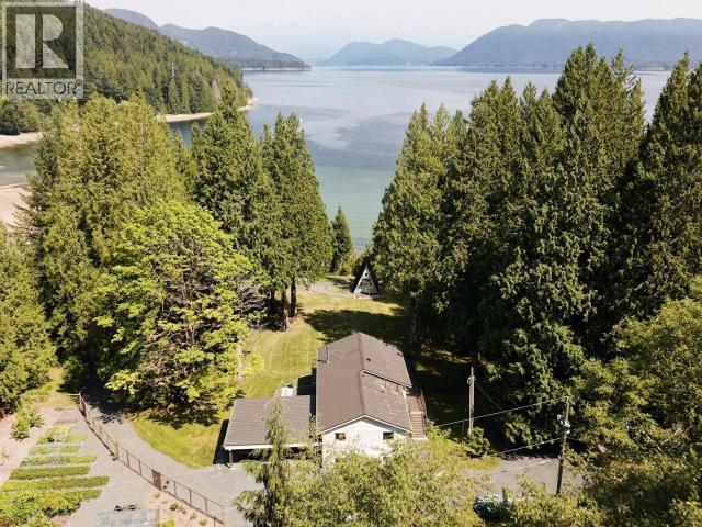 2158 ROBERTS ROAD, Powell River, British Columbia, V8A0M8, Powell River, British Columbia — photo 1 of 5