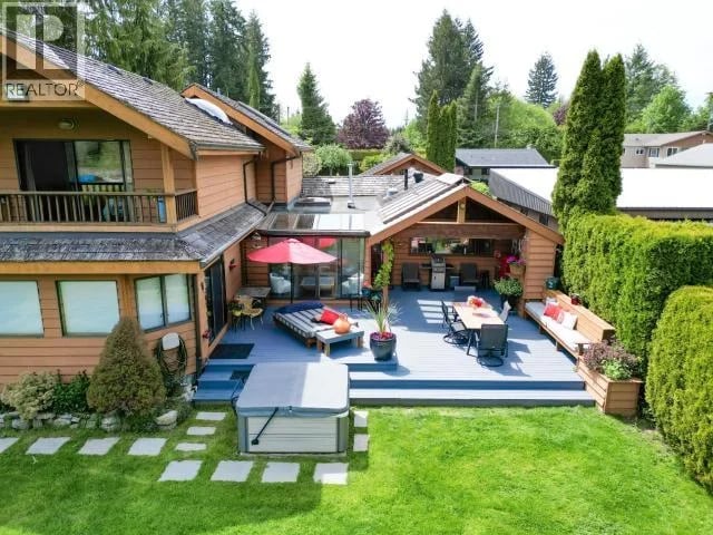 5366 MANSON AVE, Powell River, British Columbia, V8A3P4, Powell River, British Columbia — photo 1 of 5