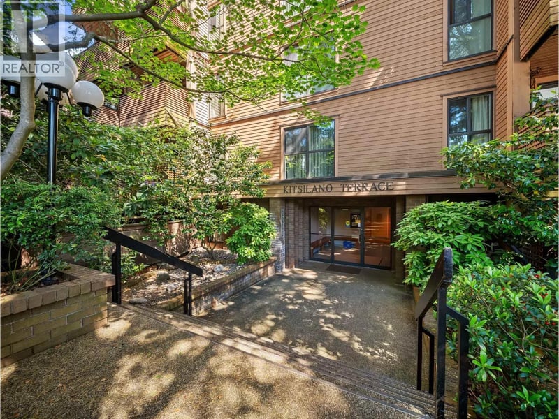 #402 2211 2ND Avenue, Vancouver, British Columbia, V6K1H8, Vancouver, British Columbia — photo 1 of 5