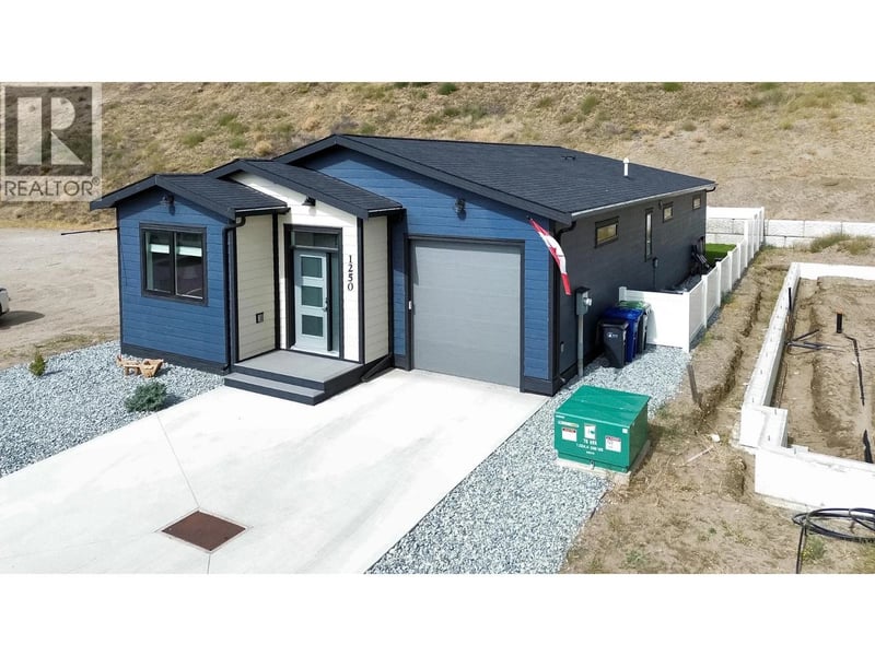 1250 COPPER Road, Oliver, British Columbia, V0H1T5, Oliver, British Columbia — photo 1 of 5